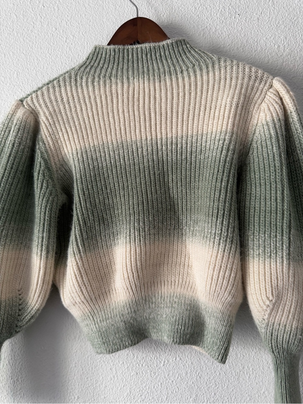 Cozy Sage Green Cream Lantern Sleeve Ribbed Cropped Sweater Statement Sleeve
L - Picture 10 of 15